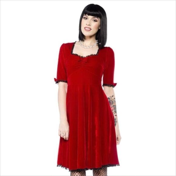 Sourpuss Dresses & Skirts - Sourpuss Velvet Vivienne Pinup Dress Women's Size M Med Mini Lace Trim 1245 vamp